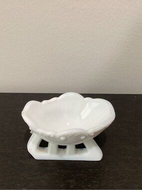 Vtg.White Milk Glass Westmoreland, Mid-Century Christmas Sleigh. H.S.A.